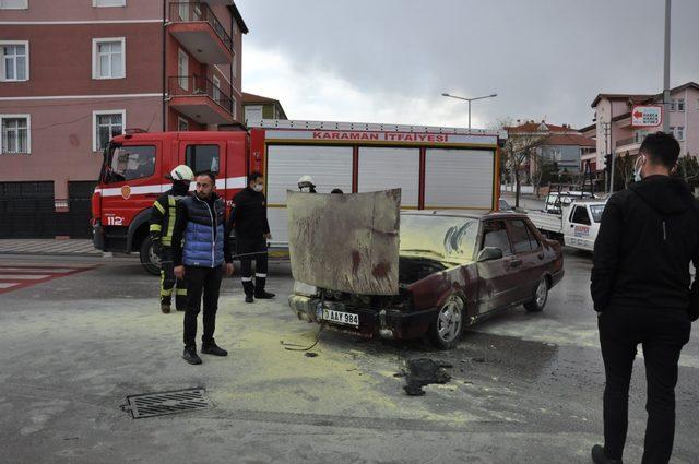 Karaman’da seyir halindeki otomobil alev aldı