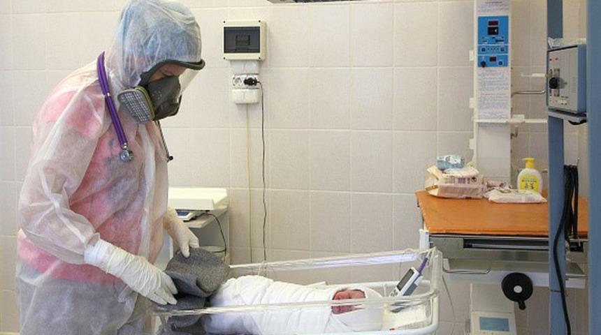 Covid-19 salgınında doğum sırasında anne ve bebek &ouml;l&uuml;mleri &uuml;&ccedil; katına &ccedil;ıktı