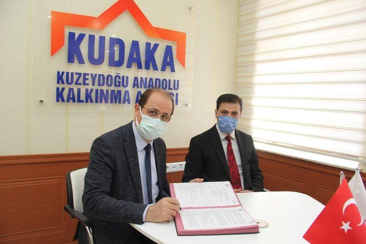 “Bayburt Üniversitesi Arıcılık AR-GE Merkezi Kurulması ve Bölge Arıcılığının Geliştirilmesi” projesinin destek sözleşmesi imzalandı G2