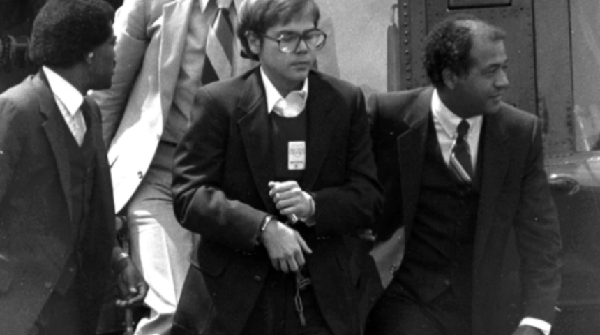 &Uuml;nl&uuml; oyuncu Jodie Foster&rsquo;ın dikkatini &ccedil;ekmek i&ccedil;in ABD Başkanına suikast d&uuml;zenlendi