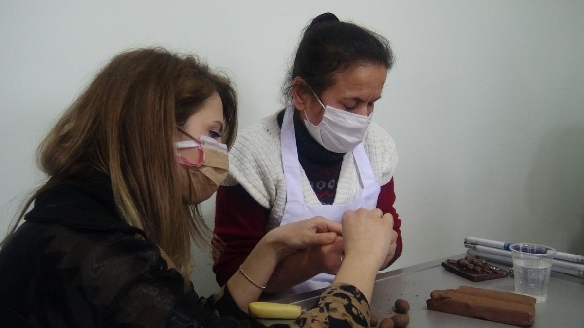 G&ouml;rme engellilerin g&ouml;n&uuml;l g&ouml;z&uuml;yle yaptıkları g&ouml;renleri şaşırtıyor