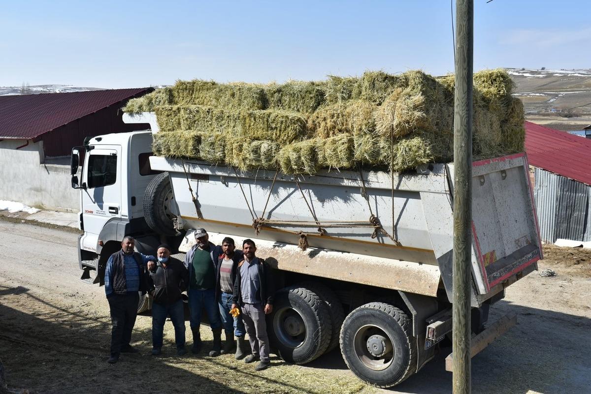 Bayburtlu &ccedil;ift&ccedil;ilerden Yusufeli&rsquo;ne yardım eli