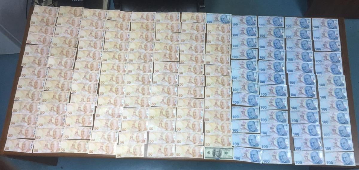 Kumar baskınında g&uuml;ld&uuml;ren g&ouml;r&uuml;nt&uuml;... Polisi g&ouml;r&uuml;nce ka&ccedil;acak yer aradılar