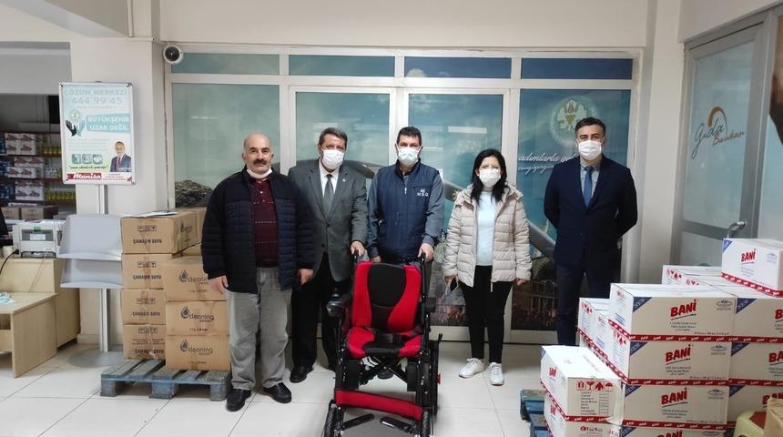 Ak&uuml;l&uuml; tekerlekli sandalyeler ihtiya&ccedil; sahiplerine ulaştırılıyor