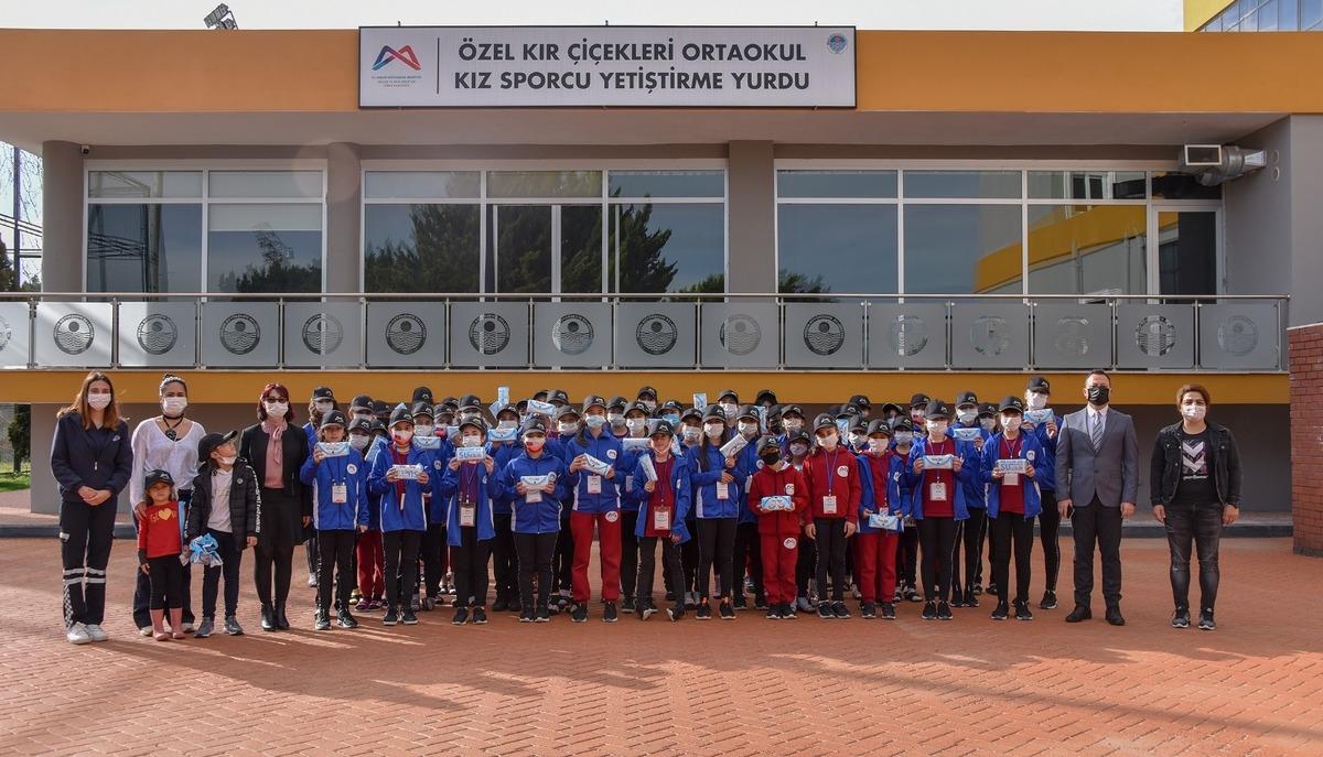 &lsquo;Kır &Ccedil;i&ccedil;ekleri&rsquo; projesindeki &ouml;ğrencilere suyun &ouml;nemi anlatıldı