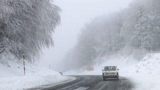 Domaniç Dağları'nda kar yağışı etkili oluyor