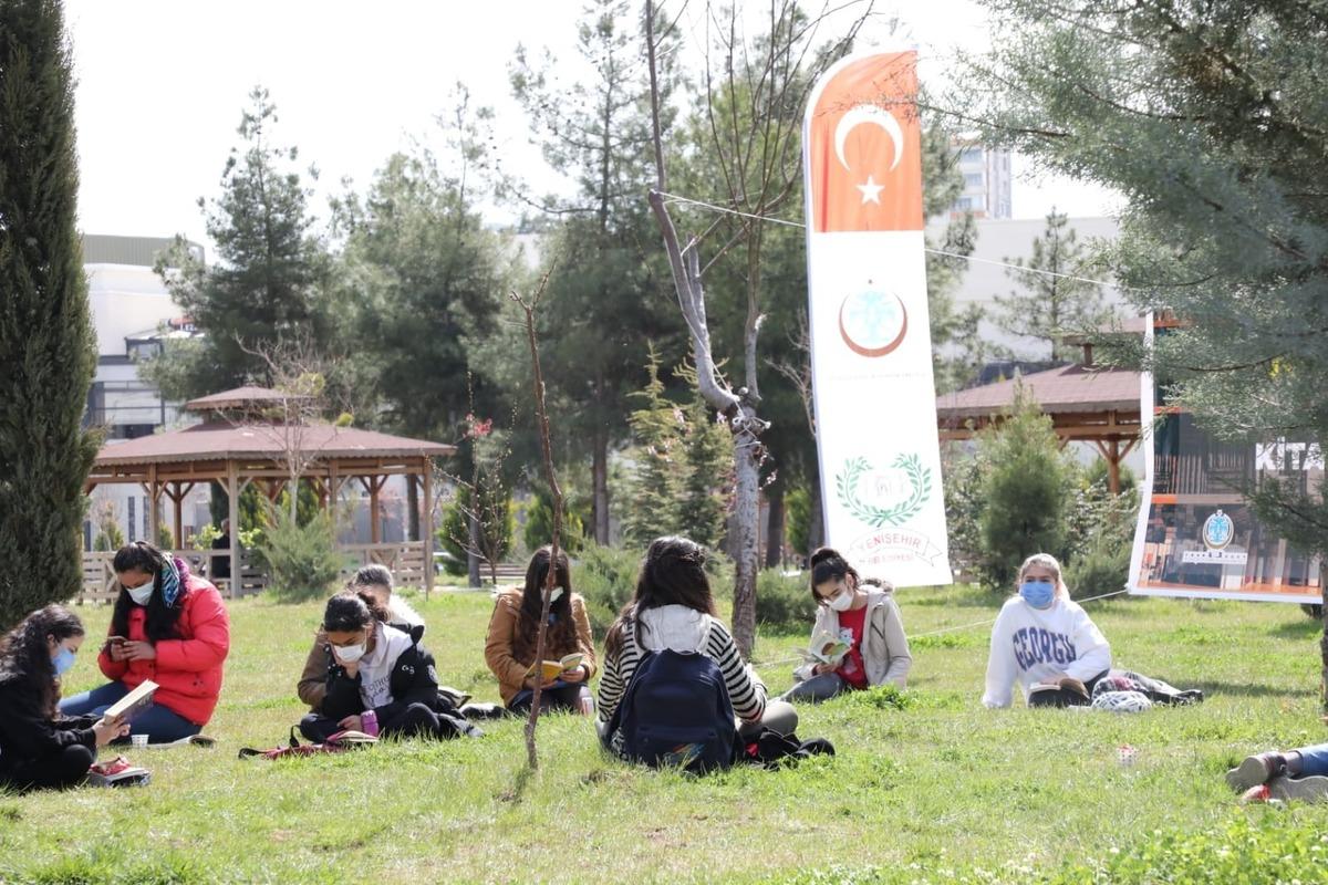 Yenişehir&rsquo;de &ccedil;ocuklar kitapla buluştu