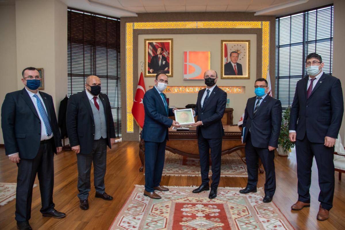 T&uuml;rk Eğitim-Sen Genel Başkanı Geylan&rsquo;dan Rekt&ouml;r Beydemir&rsquo;e ziyaret