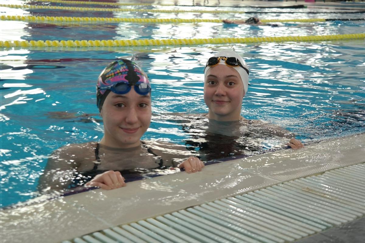 Eskişehir&rsquo;in rekortmen y&uuml;z&uuml;c&uuml;leri Sudem Denizli ve G&ouml;ksu Doğan yeni hedeflerine hazırlanıyor