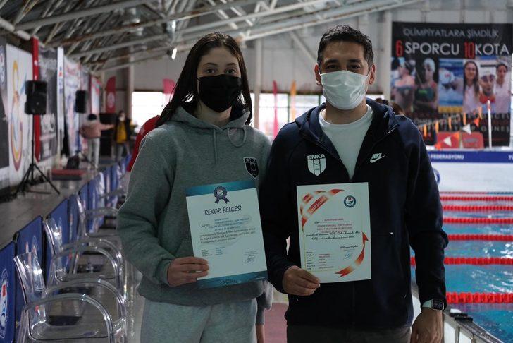 Eskişehir’in rekortmen yüzücüleri Sudem Denizli ve Göksu Doğan yeni hedeflerine hazırlanıyor G5
