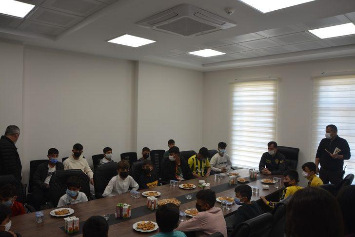Minik öğrenciler Cizre Emniyet Müdürlüğünü gezdi G2