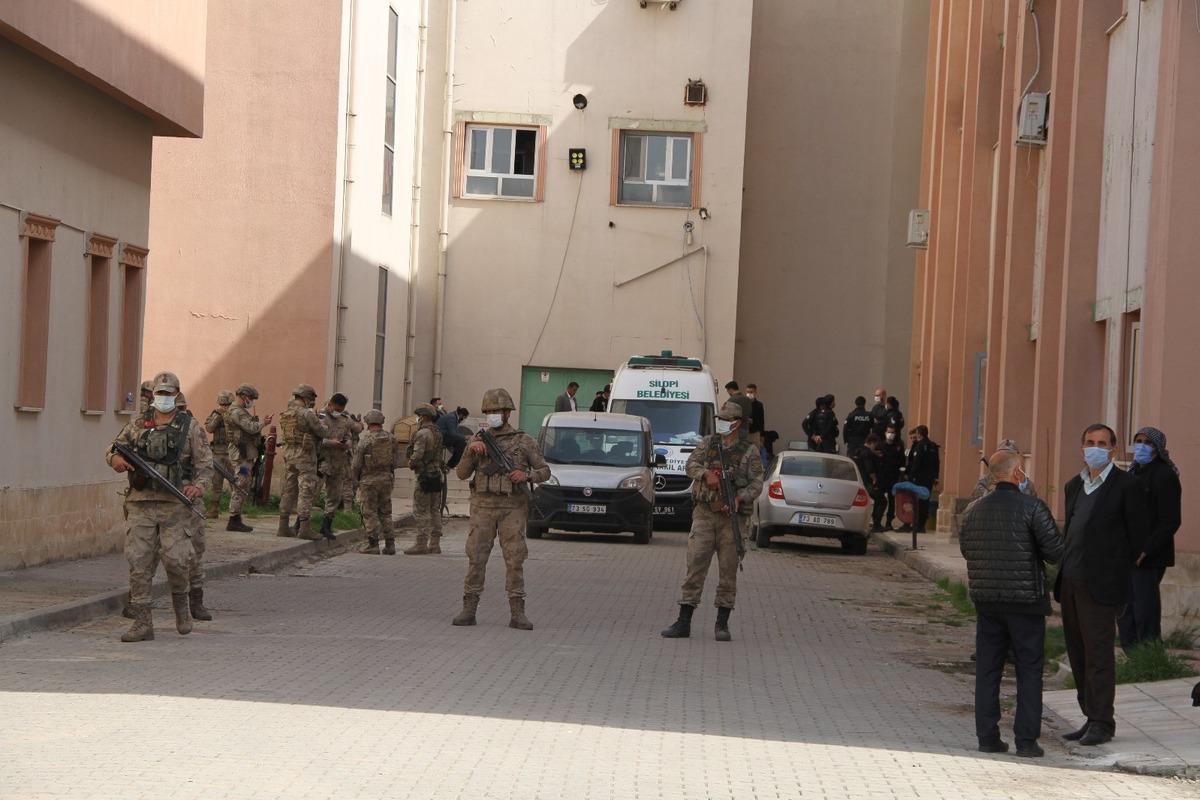 PKK&rsquo;lı ter&ouml;ristlerin tuzakladığı patlayıcı infilak etti: &Ccedil;oban hayatını kaybetti