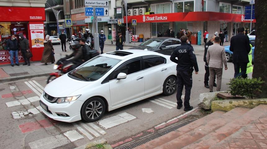 Karşıdan karşıya ge&ccedil;mek isterken hastanelik oldu