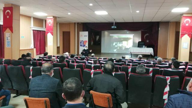 Giresun’da mahalle ve köy muhtarlarında afet semineri veriliyor