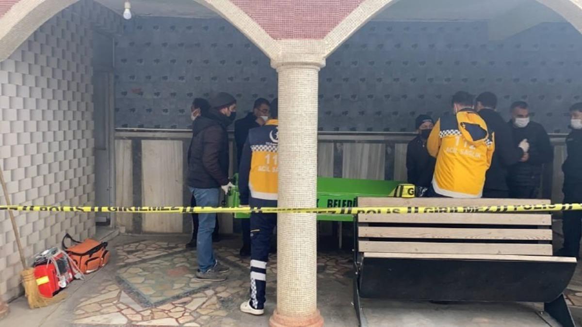 Cami tuvaletinde &ouml;l&uuml; bulunan şahsın kimliği belirlendi
