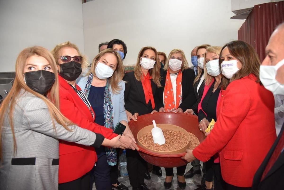 Erdem: "Ağa&ccedil; sevgisini taşıyan gen&ccedil;ler &uuml;lkenin kıymetini daha iyi bilir"