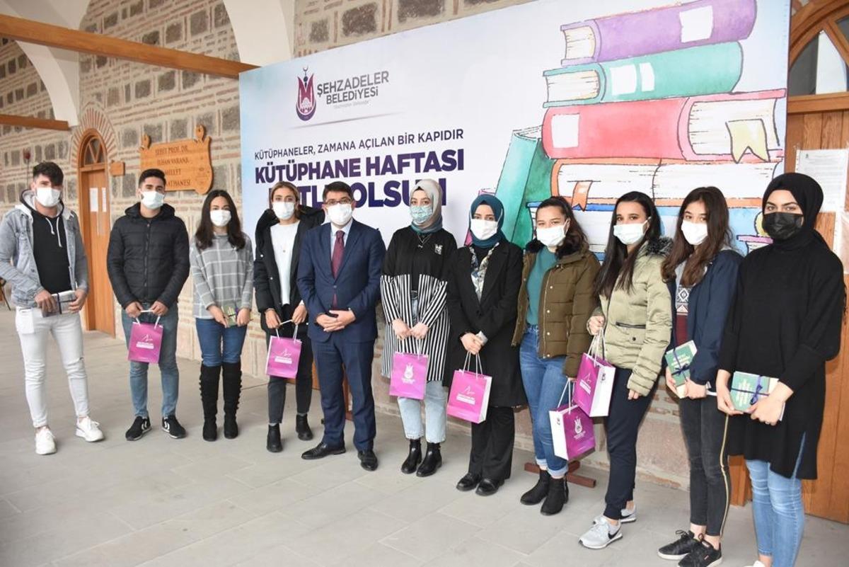 Başkan &Ccedil;elik&rsquo;ten K&uuml;t&uuml;phaneler Haftasında &lsquo;Millet Kıraathanesi&rsquo; m&uuml;jdesi