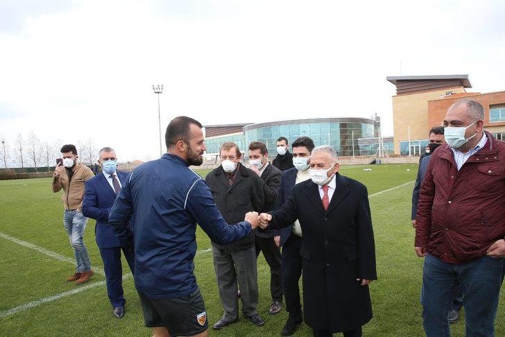 Başkan Büyükkılıç Kayserispor’da G4