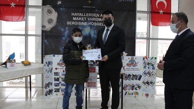 Çocuklar hayallerindeki uzay araçlarını tasarladı