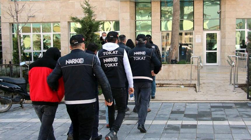Tokat merkezli 4 ilde "torbacı" operasyonunda yakalanan 7 şüpheli tutuklandı