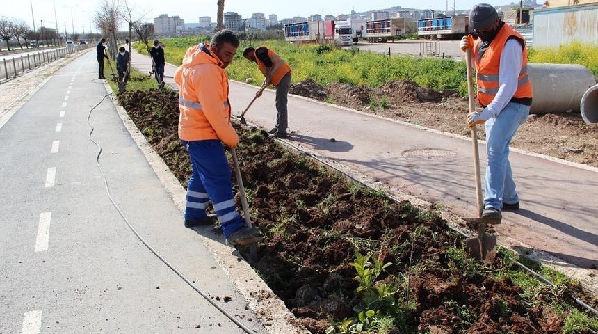 Park ve yeşil alanlarda &ccedil;alışmaları hız verildi