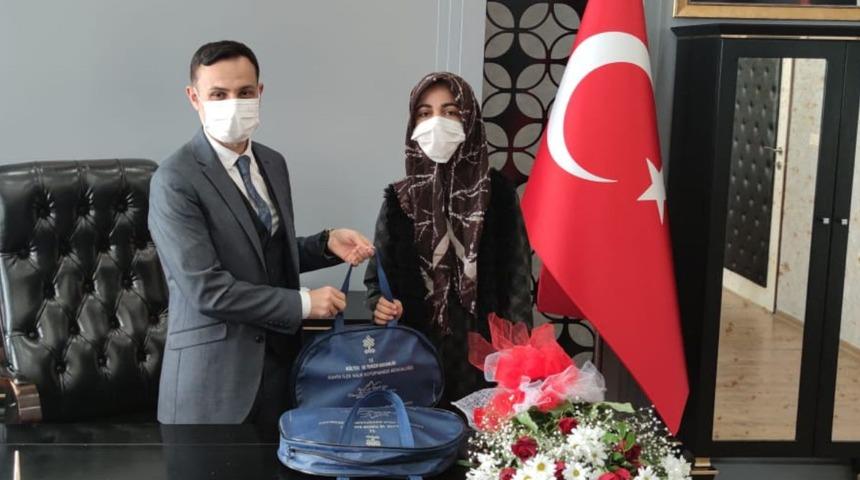 Kahta’da en çok kitap okuyanlara hediye verildi