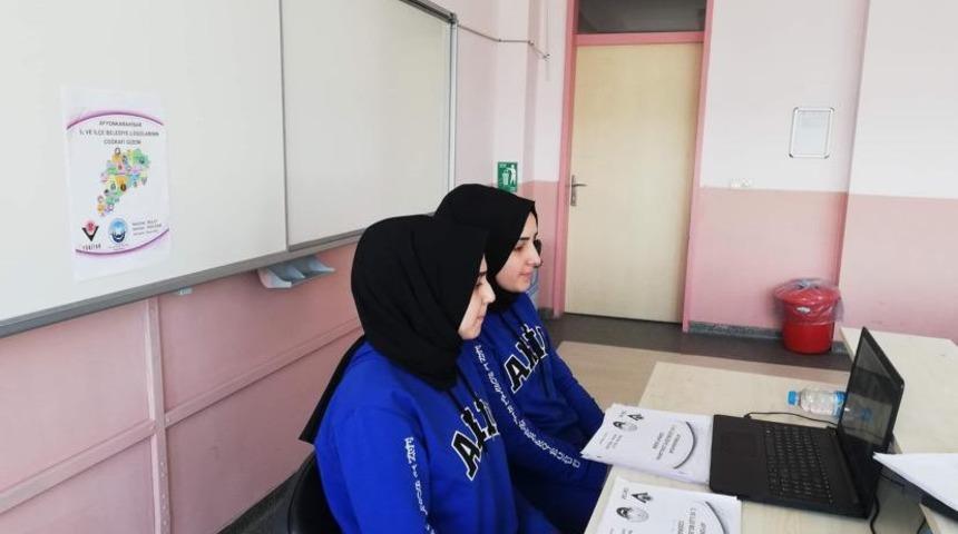 Kız Anadolu İmam Hatip Lisesi Konya B&ouml;lge 2.&rsquo;si oldu