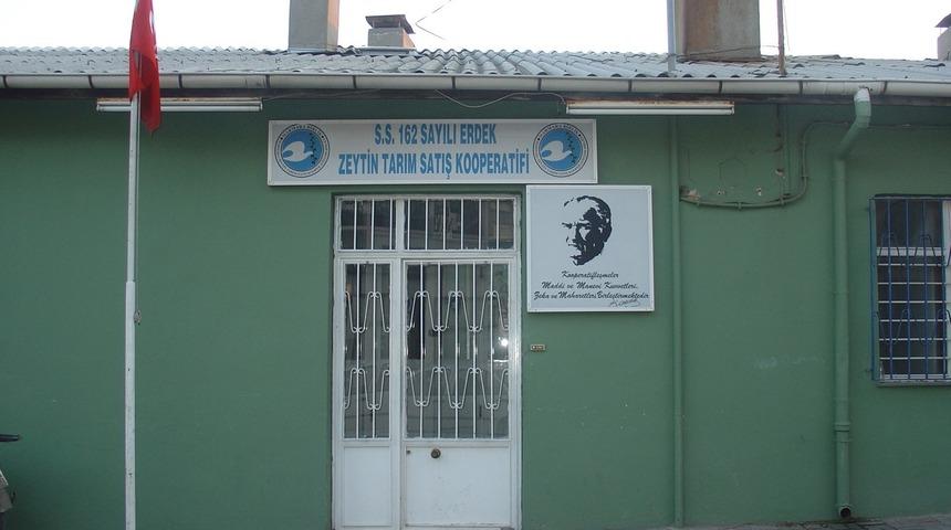 Zeytin Kooperatifi, &uuml;yelerine akaryakıt kartı dağıtıyor