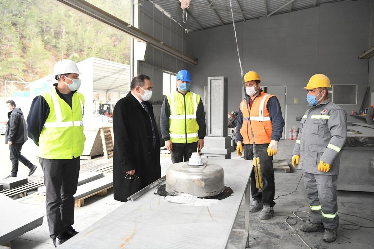 Şehri nakış gibi işleyen tesis