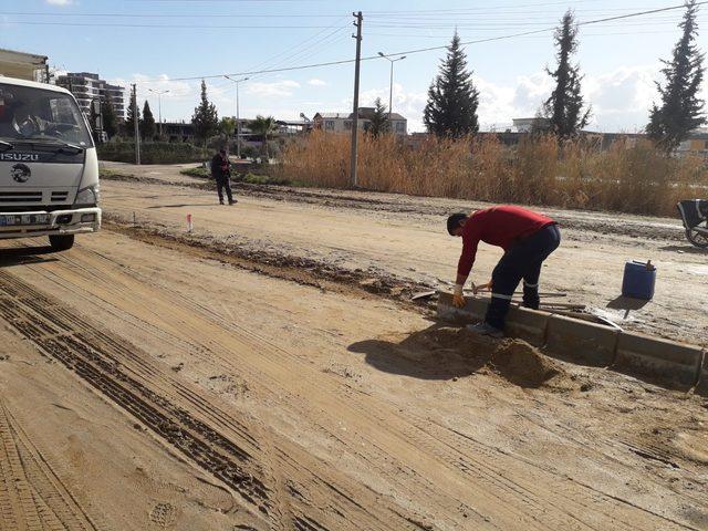 Nazilli’de yol yapım çalışmaları sürüyor