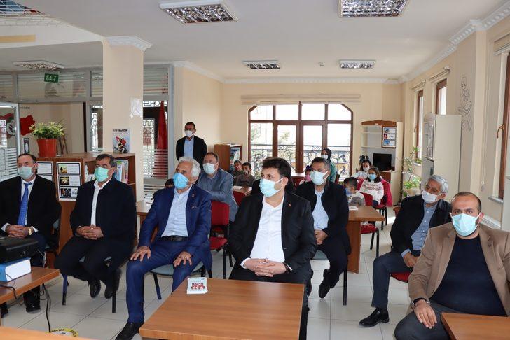 Başkan Yaşar, Çat Halk Kütüphanesini ziyaret etti G2