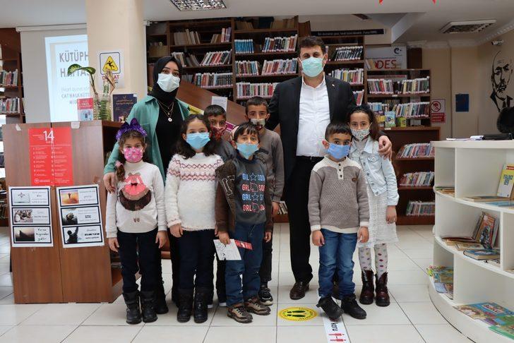 Başkan Yaşar, Çat Halk Kütüphanesini ziyaret etti G3