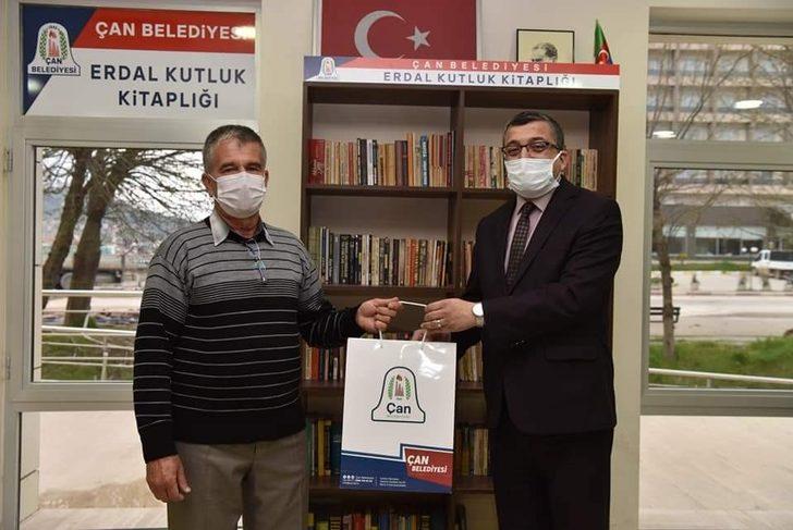 Başkan Öz’den kitap okuyanlara hediye takdimi G5