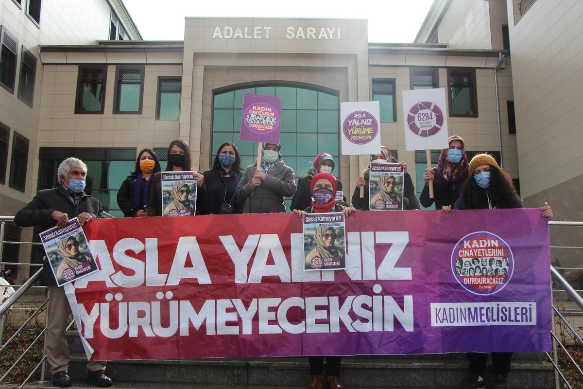 Kocası tarafından &ouml;ld&uuml;r&uuml;len kadının ilk duruşması g&ouml;r&uuml;ld&uuml;