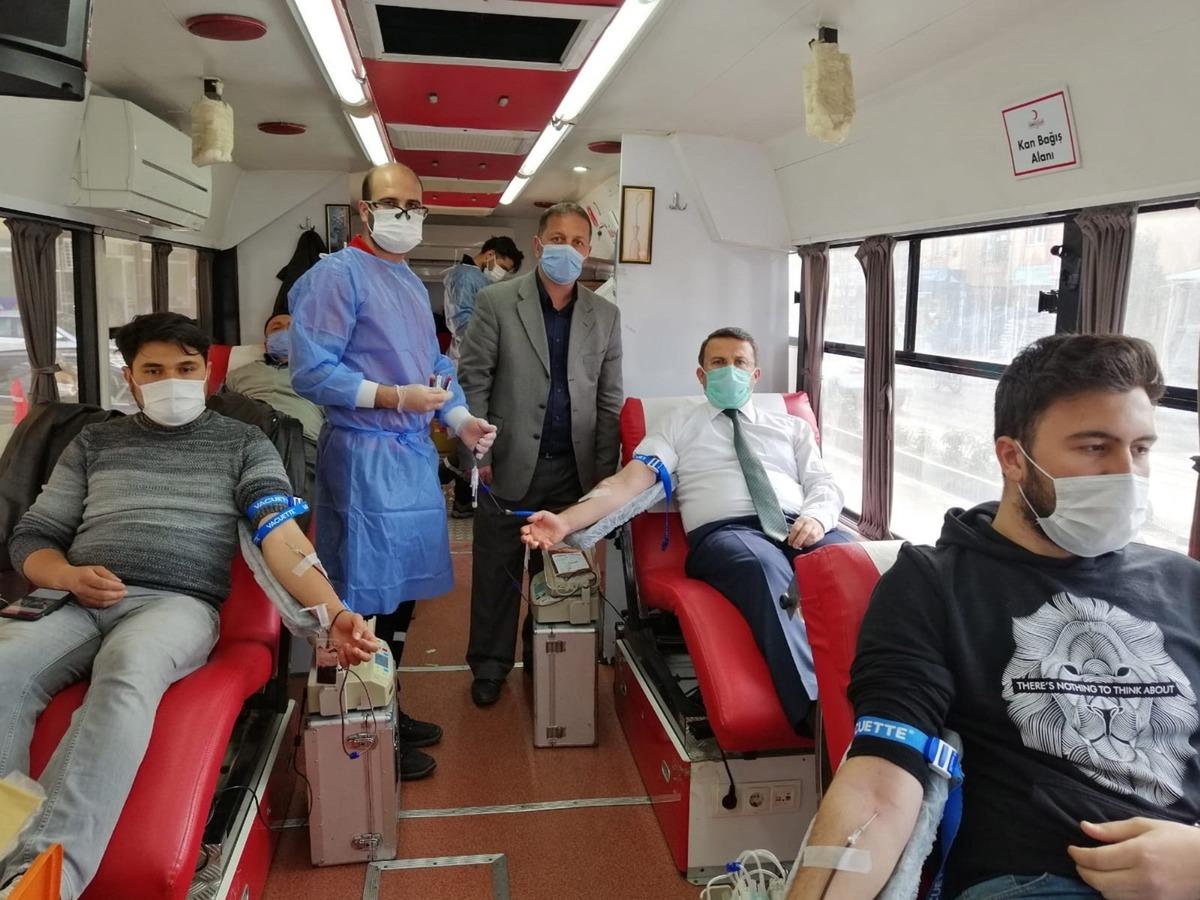 Kaymakam &Ccedil;imşit, kan bağışında bulundu