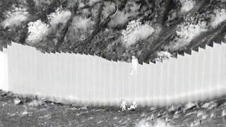 İnsan kaçakçıları ABD-Meksika sınırında iki çocuğu duvardan aşağı attı