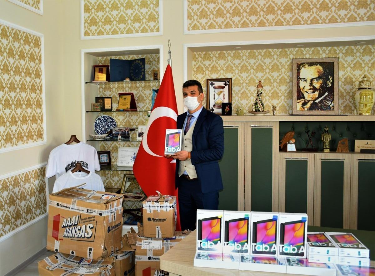 Milas&rsquo;ta 100 &ouml;ğrenci daha tablete kavuştu