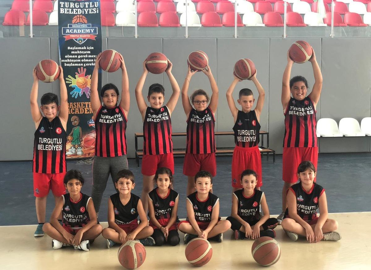 Turgutlu Belediyesi Basketbol Akademi kapılarını a&ccedil;ıyor