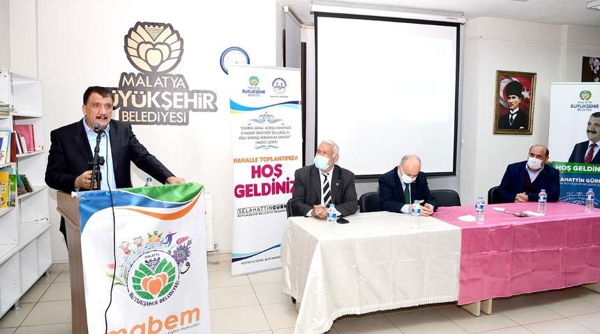 G&uuml;rkan, Melekababa sakinleriyle bir araya geldi