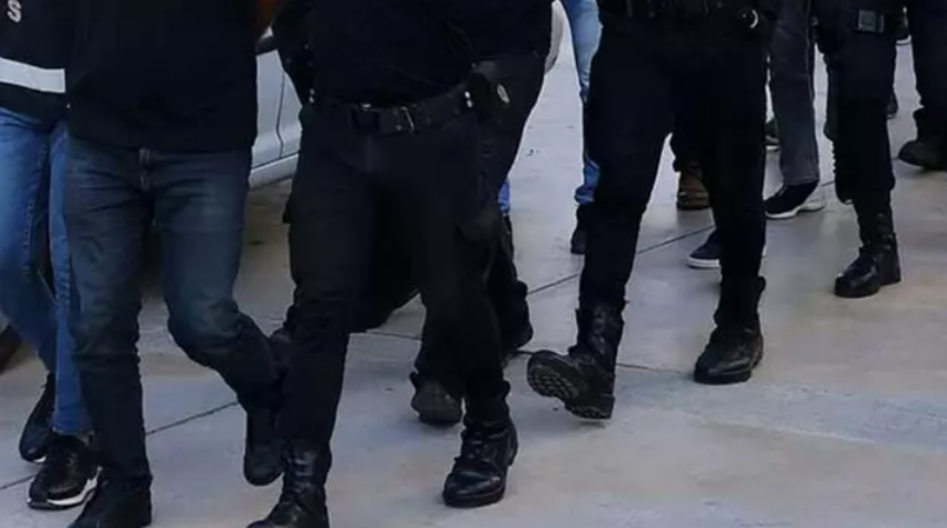 Kendilerini MİT ve Emniyet görevlisi gibi tanıtan dolandırıcılar yakalandı