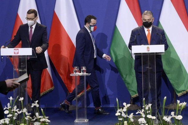Polonya Başbakanı Morawiecki, Macaristan Başbakanı Viktor Orban ve İtalyan Lig partisi lideri Salvini Budapeşte'deki zirvede