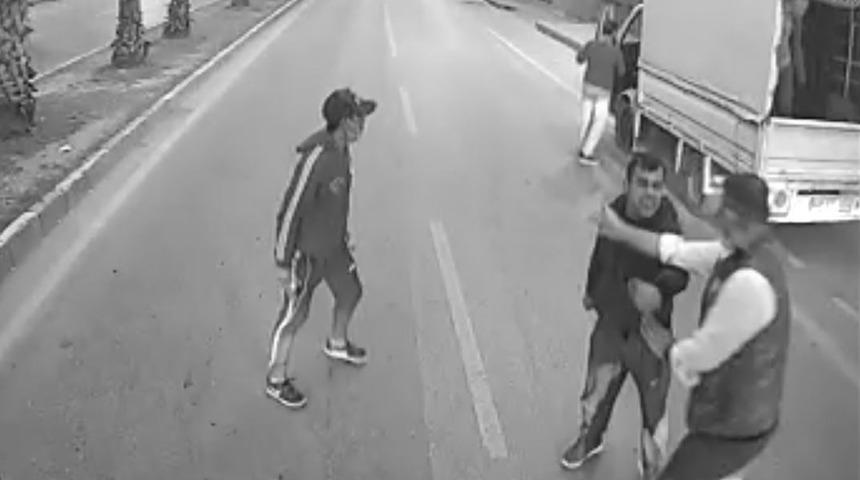 Halk otobüsü şoförünü bıçakla tehdit eden şüpheliler yakalandı