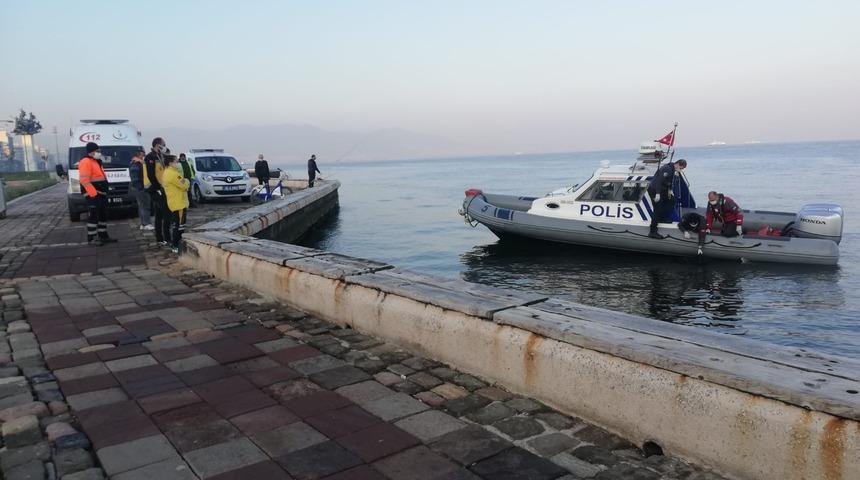 İzmir&rsquo;de denizde bir erkeğe ait ceset bulundu
