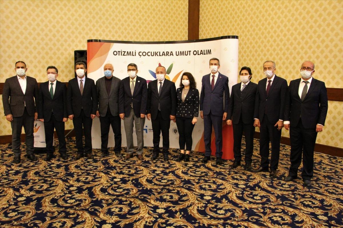 Denizli&rsquo;de kamu kurumları, STK&rsquo;lar ve iş d&uuml;nyası otizmli bireylere umut olmak i&ccedil;in g&uuml;&ccedil; birliği yaptı