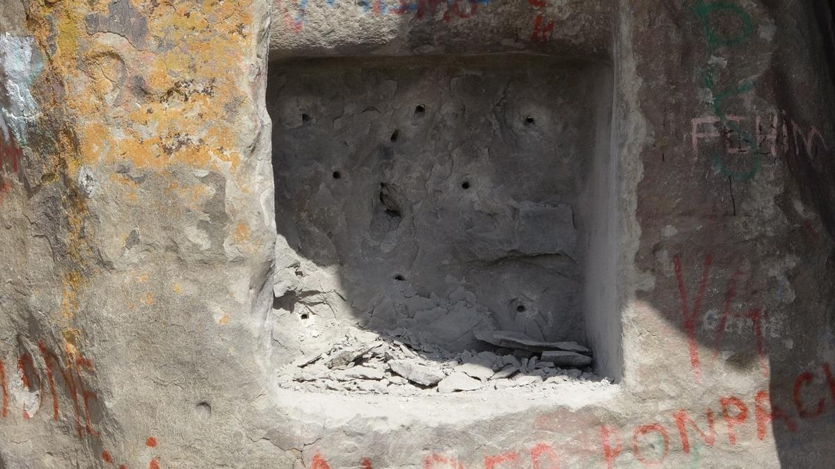 Define avcıları tarihi zindanı f&uuml;nyeyle patlatmak istedi