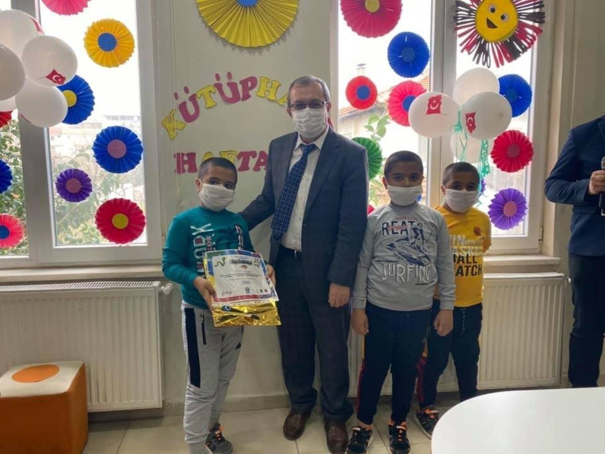 Pandemide kitap okudular, &ouml;d&uuml;lleri kaptılar