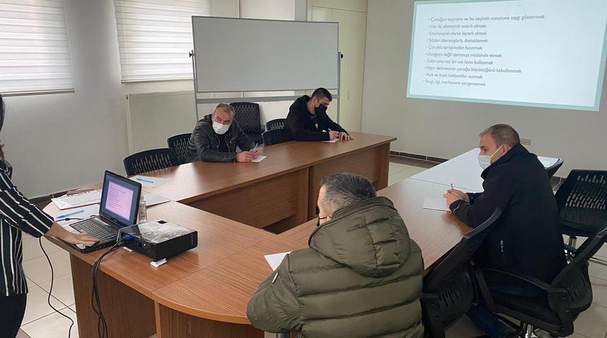 Ankara&rsquo;da babalar i&ccedil;in at&ouml;lye &ccedil;alışması