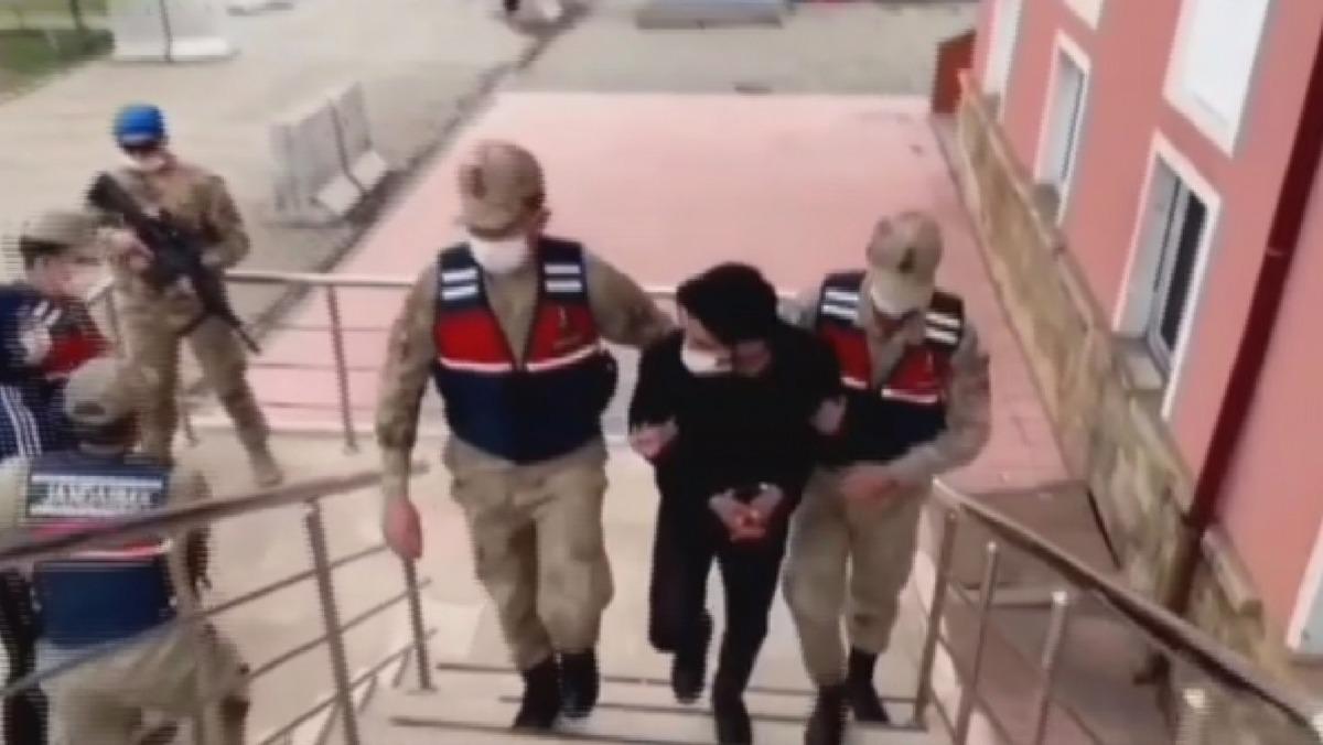 60 yaşındaki kadını &lsquo;Bı&ccedil;aklama olayına karıştınız&rsquo; diyerek dolandıran şahıslar yakalandı