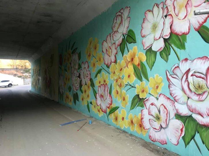 Hayvan ve doğa resimleri belde girişine güzellik kattı G4