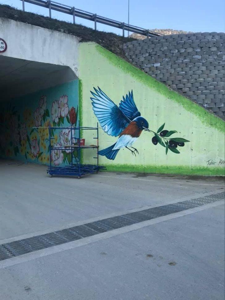 Hayvan ve doğa resimleri belde girişine güzellik kattı G5